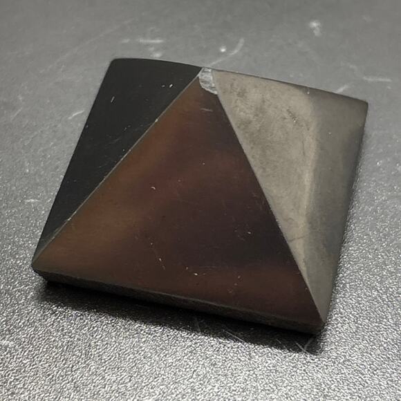 Black Obsidian Pyramid Point - Picture 2 of 6